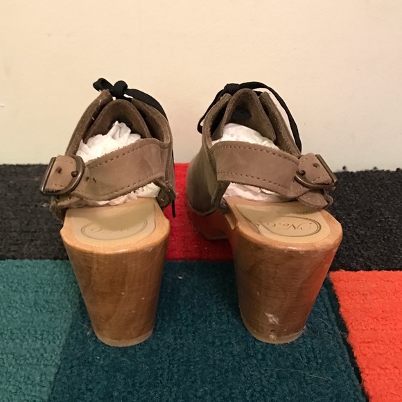 No. 6 Lace Up Slingback Clog Gray/Tan color heels - Picture 3 of 6